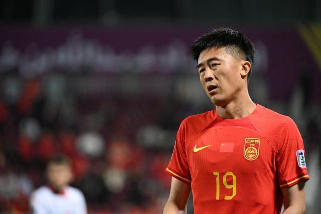 乐鱼体育平台-国足大连最后一练虚惊一场 刘洋轮休无碍中日对决