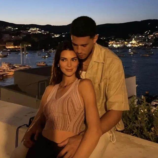 乐鱼专属资源-效率低的原因找到了？曝布克和詹娜即将死灰复燃